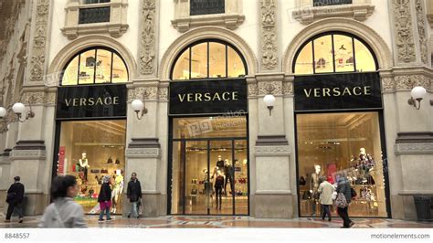 showroom versace milano|versace boutique milan.